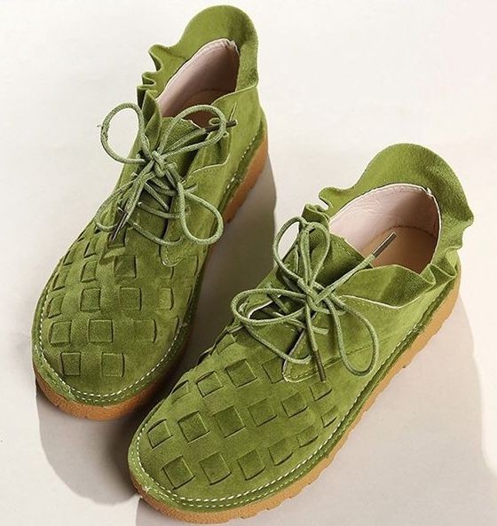 Patterned green shoe